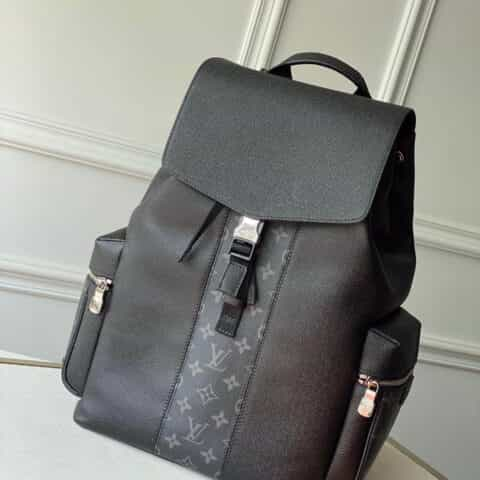 Louis Vuitton LV Outdoor 双肩包 M30417黑色