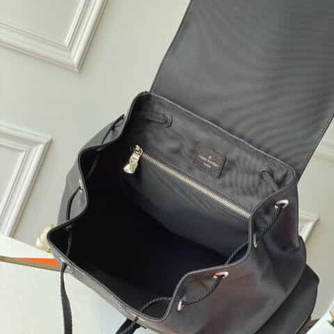 Louis Vuitton LV Outdoor 双肩包 M30417黑色