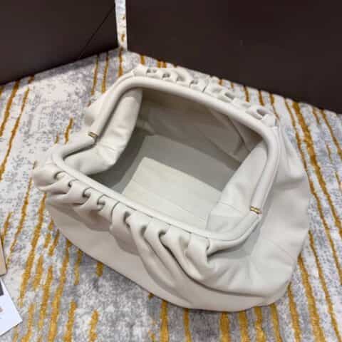 Bottega Veneta The Pouch 40 云朵包 576227白色