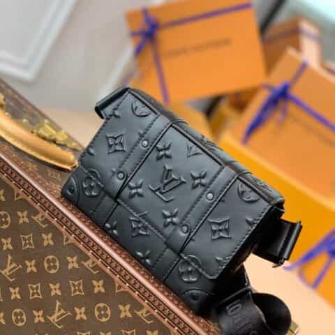 Louis Vuitton LV Trunk Slingbag M57952黑色