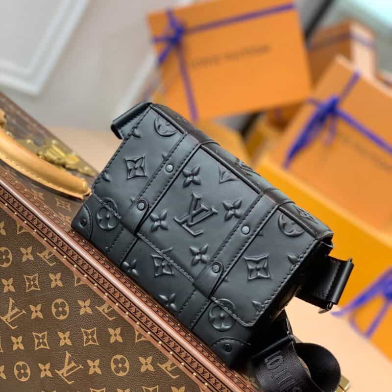 Louis Vuitton LV Trunk Slingbag M57952黑色