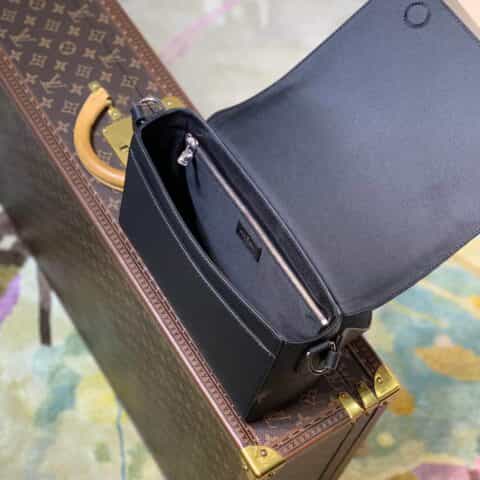 Louis Vuitton LV New Flap 邮差包 M30807