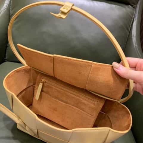 Bottega Veneta The Arco 33 Bag 575943平纹木薯色