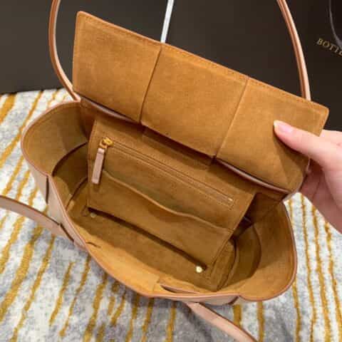 Bottega Veneta The Arco 33 Bag 575943平纹杏仁色