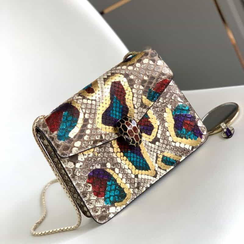 BVLGARI宝格丽白玛瑙炫彩“Lunar "蟒蛇皮肩背包61879