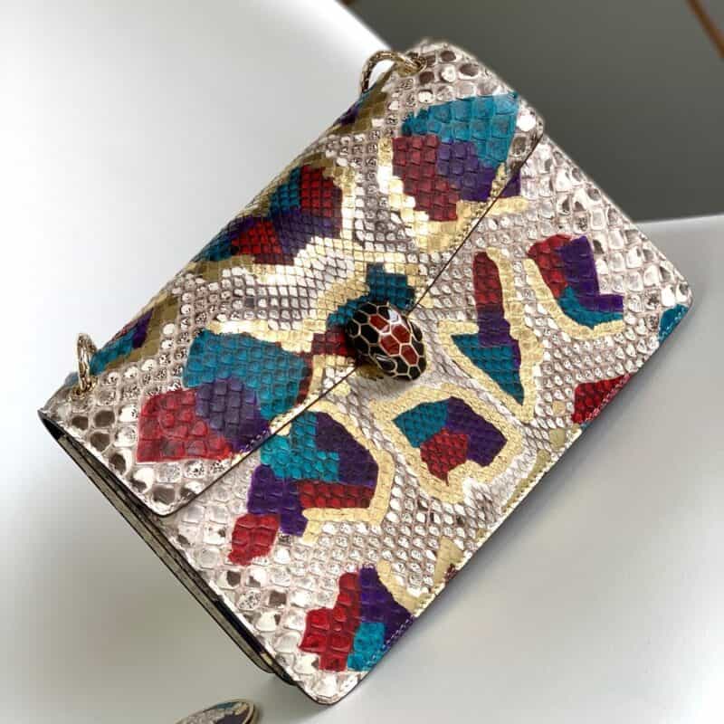 BVLGARI宝格丽白玛瑙炫彩“Lunar "蟒蛇皮肩背包38326