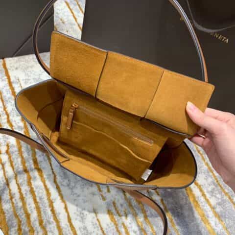 Bottega Veneta The Arco 33 Bag 575943平纹焦糖色