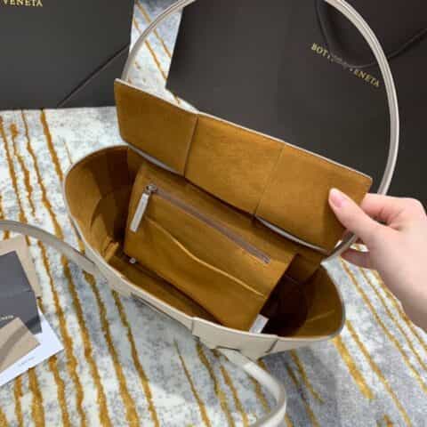 Bottega Veneta The Arco 33 Bag 575943平纹石膏白