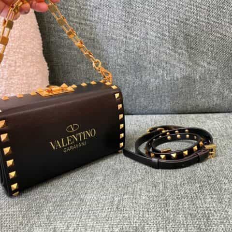 Valentino华伦天奴背面大logo粒面小牛皮新款大金链小手袋0599