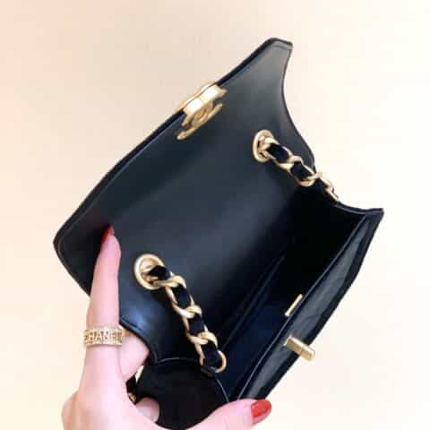 Chanel 21K 丝绒复古马鞍包 黑色