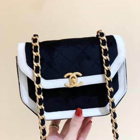 Chanel 21K 丝绒复古马鞍包 黑白
