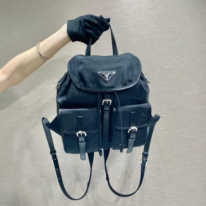 Prada 尼龙双肩包 1BZ677