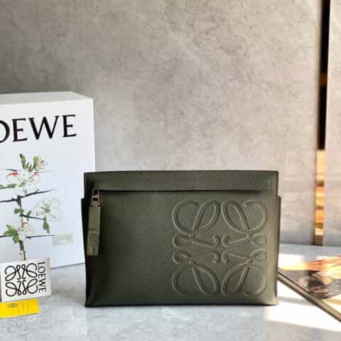 LOEWE罗意威 最新颗粒纹T pouch 系列手包 0219橄榄绿