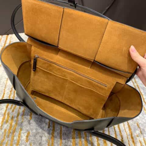 Bottega Veneta Medium Arco 48 Bag 598244平纹黑色