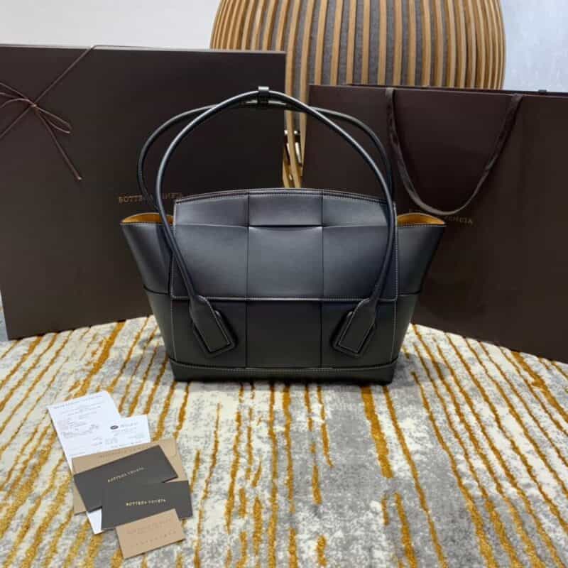 Bottega Veneta Medium Arco 48 Bag 598244平纹黑色