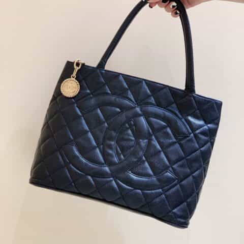 CHANEL Haas鱼子酱牛皮 Vintagep 希尔顿包 A91030