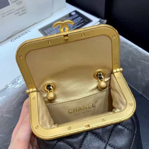 CHANEL 2020早秋高级手工坊系列Kiss Lock Bag AS1885