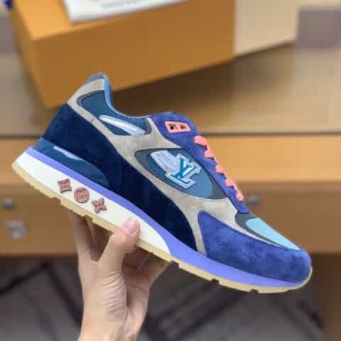 LV/路易威登   小牛皮制麂皮和 Monogram 帆布等混合材质经典 Run Away 运动鞋