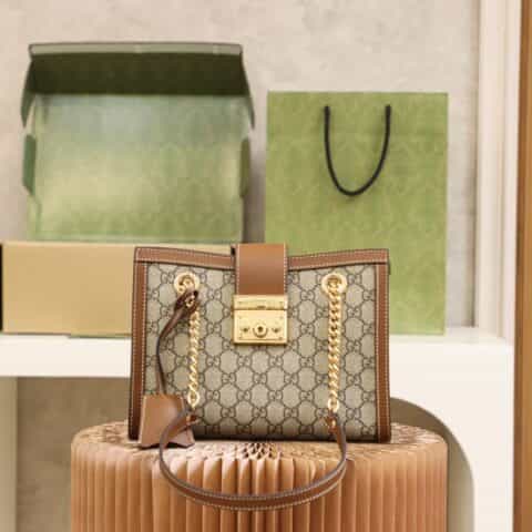 GUCCI 𝐏𝐚𝐝𝐥𝐨𝐜𝐤系列小号肩背包 498156棕色