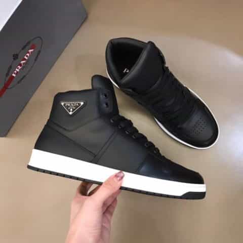 PRADA/普拉达   进口小牛皮材质P 家奢品、男士秋冬高帮时尚运动鞋