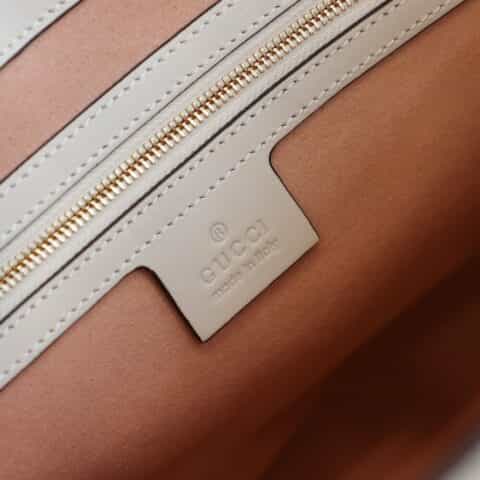 GUCCI 𝐏𝐚𝐝𝐥𝐨𝐜𝐤系列中号肩背包 479197白色