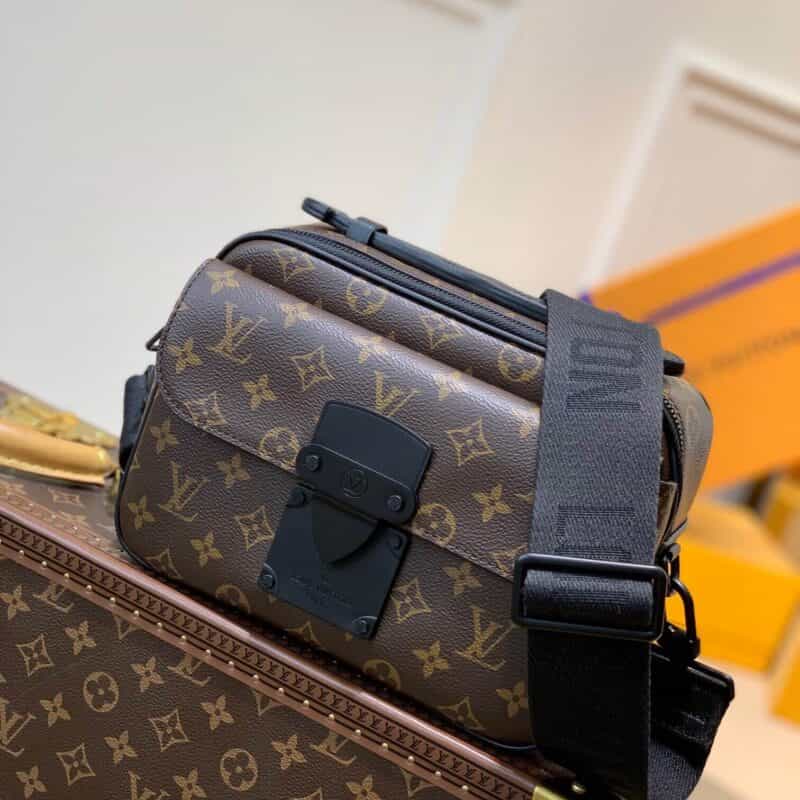 Louis Vuitton LV S Lock Messenger M45806黑色