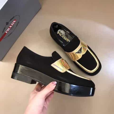 PRADA/普拉达 三角形徽标和亮面皮革P家高端男士厚底乐福鞋