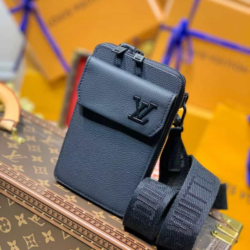 Shop Louis Vuitton AEROGRAM 2021 SS Phone Pouch (M57089) by Kanade_Japan