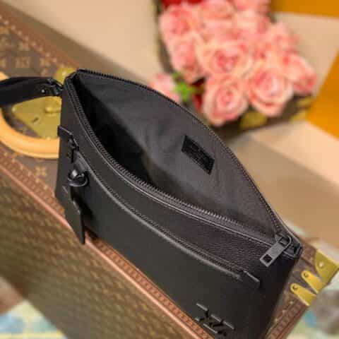 Louis Vuitton LV Ipad Pouch 手抓包 M69837黑色