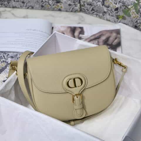 DIOR 𝟐𝟎𝟐𝟎 ❥ 𝐁𝐎𝐁𝐁𝐘 荔枝纹系列马鞍包 M8010杏色