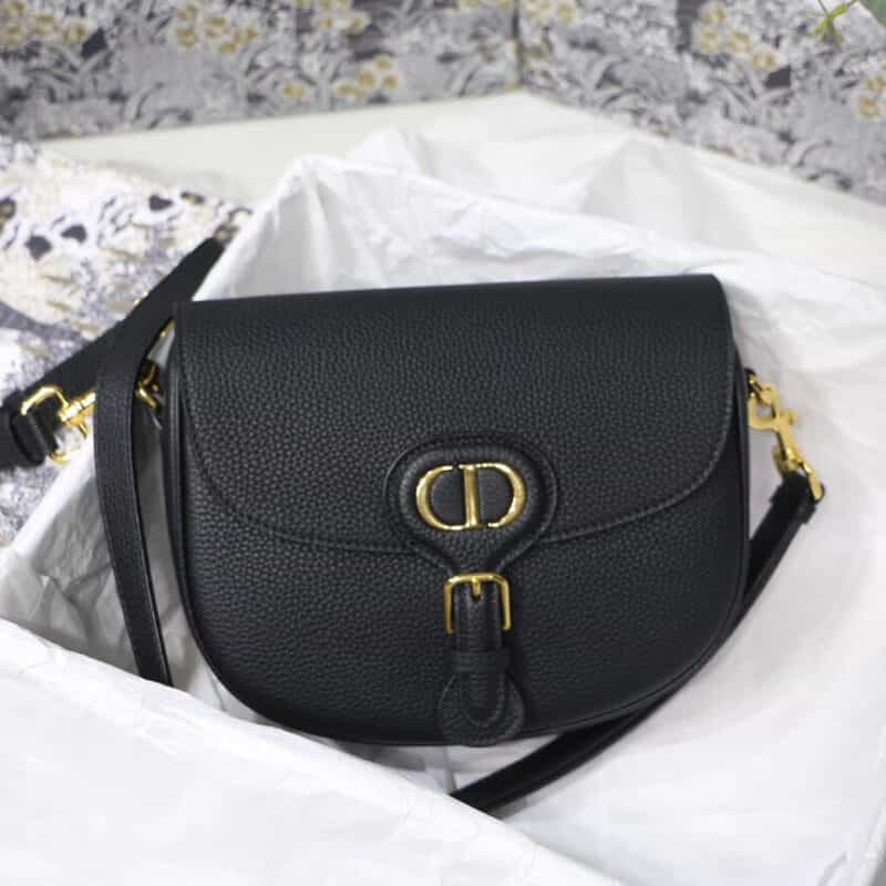 DIOR 𝟐𝟎𝟐𝟎 ❥ 𝐁𝐎𝐁𝐁𝐘 荔枝纹系列马鞍包 M8010黑色
