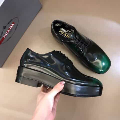 PRADA/普拉达  三角形徽标和亮面皮革P家高端男士系带德比鞋