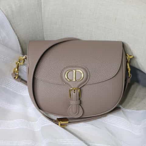 DIOR 𝟐𝟎𝟐𝟎 ❥ 𝐁𝐎𝐁𝐁𝐘 荔枝纹系列马鞍包 M8010卡其色