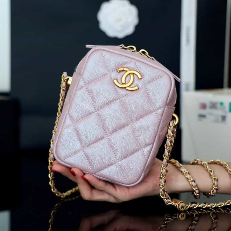 CHANEL 幻彩颗粒压花牛皮竖款相机包 AS2857粉色