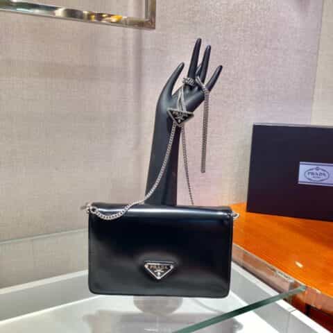 PRADA亮面皮革单肩包 1BD307黑色