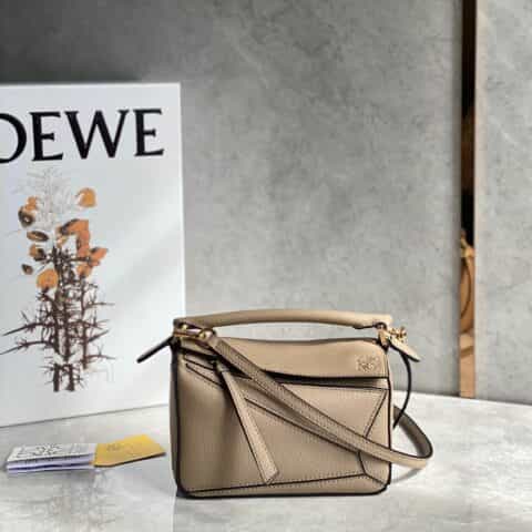 LOEWE罗意威 Mini Puzzle bag几何包 0338沙色18CM