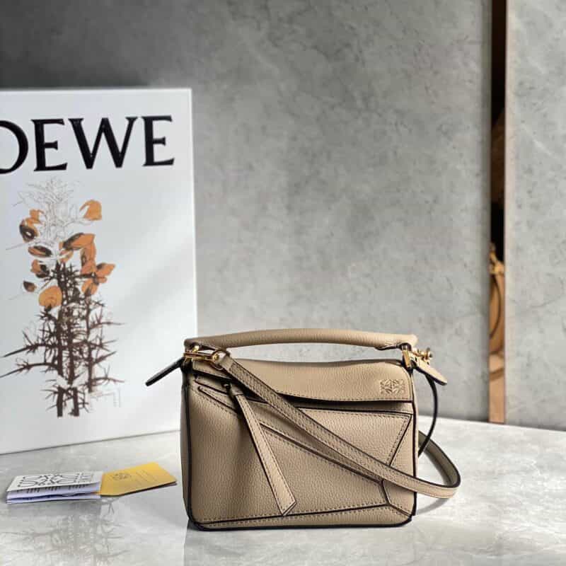 LOEWE罗意威 Mini Puzzle bag几何包 0338沙色18CM