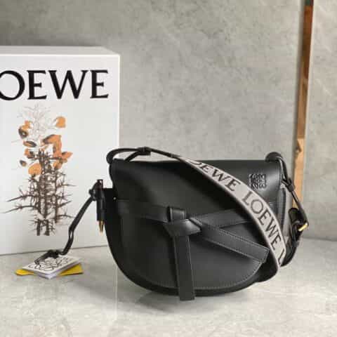 LOEWE罗意威 字母寛肩带Gate马鞍包 0671黑色