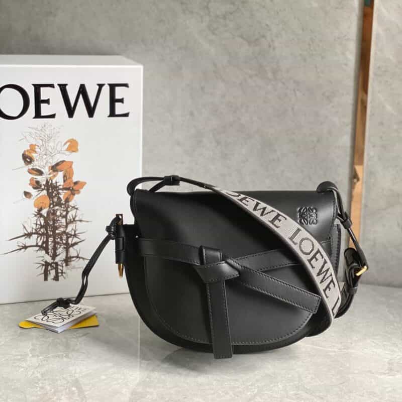 LOEWE罗意威 字母寛肩带Gate马鞍包 0671黑色