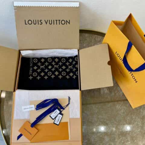 LV路易威登丝毛混纺披肩M76641 M70670