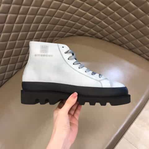 Givenchy纪梵希   头层牛皮内里秋冬新品，高帮男士潮靴