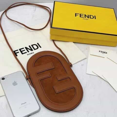 FENDI芬迪超薄款Fd手机包8526