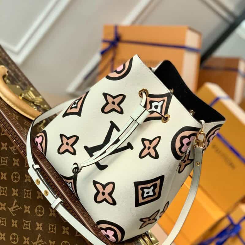 Louis Vuitton LV NéoNoé 中号豹纹水桶包 M45822