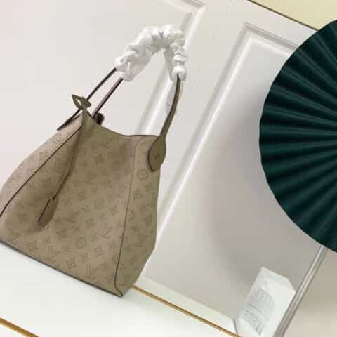 Louis Vuitton LV Hina MM BAG M53140灰色