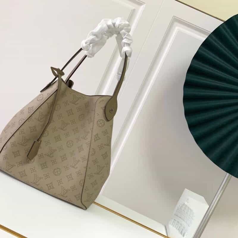 Louis Vuitton LV Hina MM BAG M53140灰色