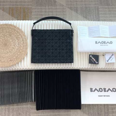 ISSEYMIYAKE三宅一生BAGUETTE新系列法棍包腋下包BB11-AG992