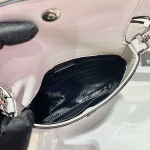 PRADA Cleo 亮面皮革迷你单肩包 1BH188白色