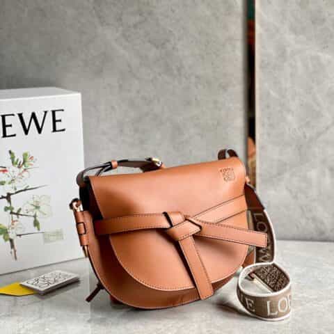 LOEWE罗意威 字母寛肩带Gate马鞍包 0671棕色