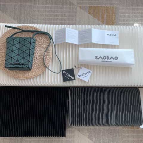 三宅一生｜ISSEY MIYAKE 翻盖水晶包BB03-AG282