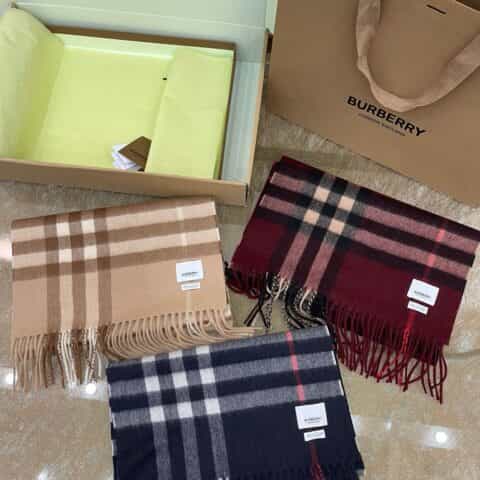 Burberry巴宝莉经典格纹羊绒围巾